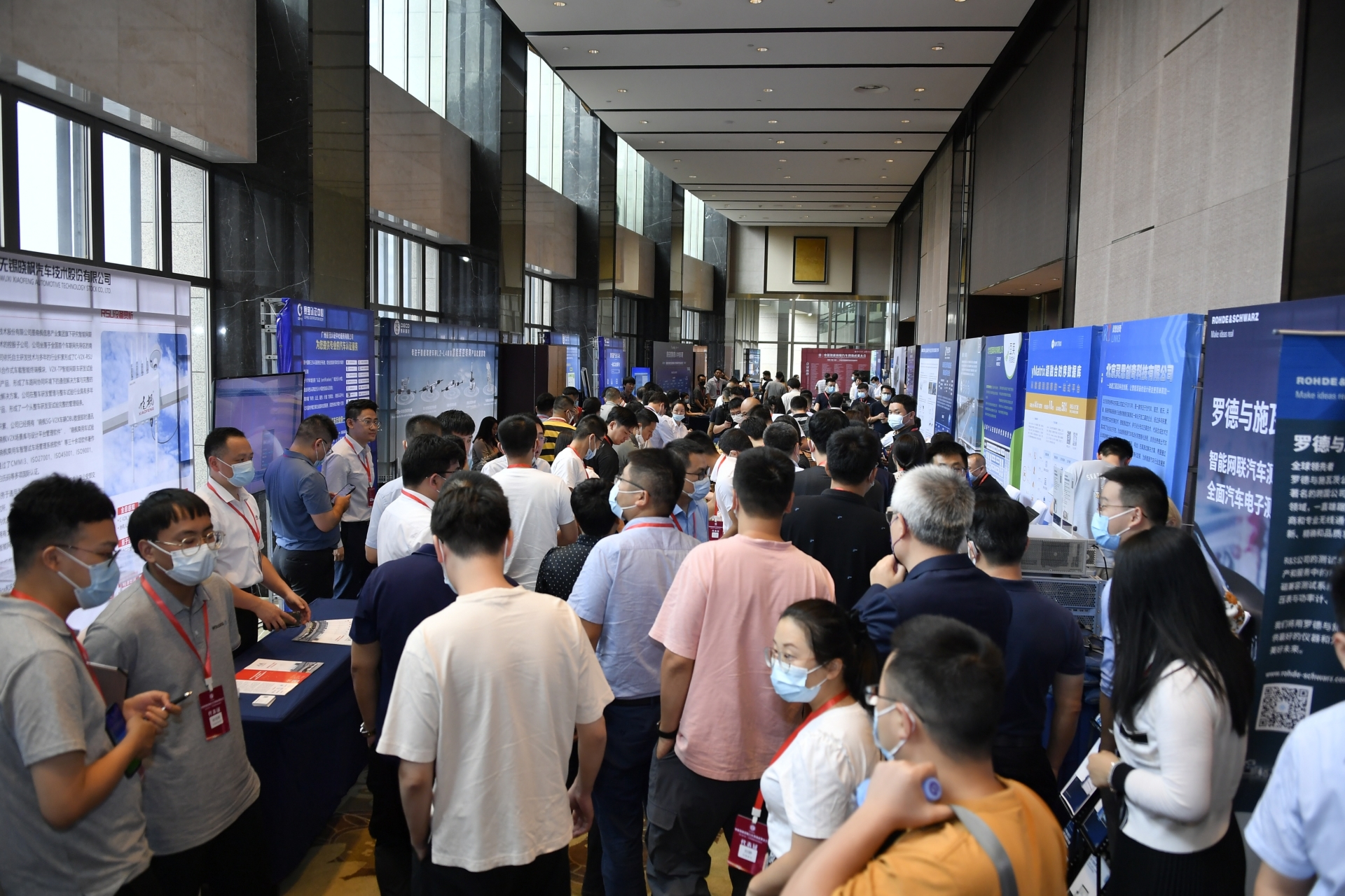 现场展区.jpg 现场展区.jpg